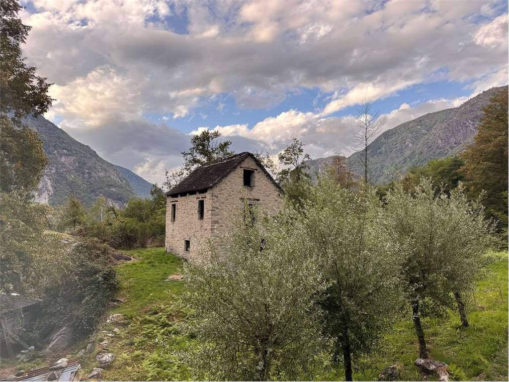 Rustico / casale a Montecrestese in Frazione Montecrestese, SNC - Foto 5