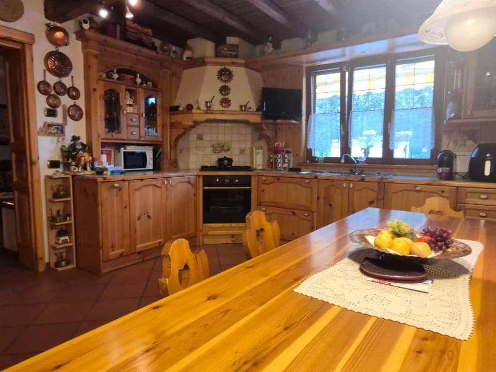Casa indipendente a Viggiù in Via delle Torbiere, 18 - Foto 4