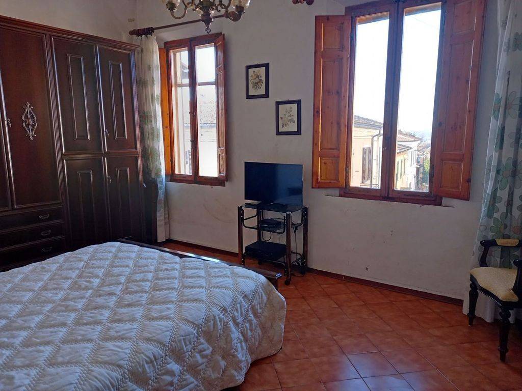 Appartamento a Sinalunga in Via Benedetto Croce - Foto 4