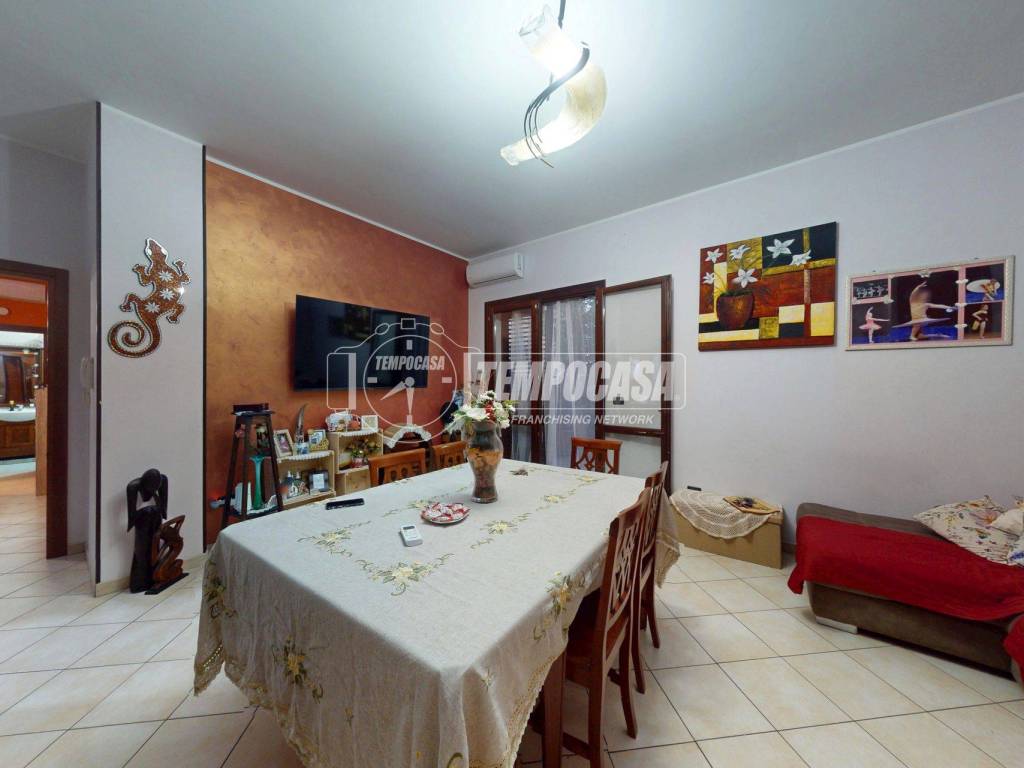 Appartamento a Lizzanello in Via Ofanto 30/Scala b - Foto 2
