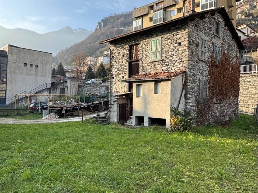 Casa indipendente a Chiavenna in Viale Maloggia, 38 - Foto 2