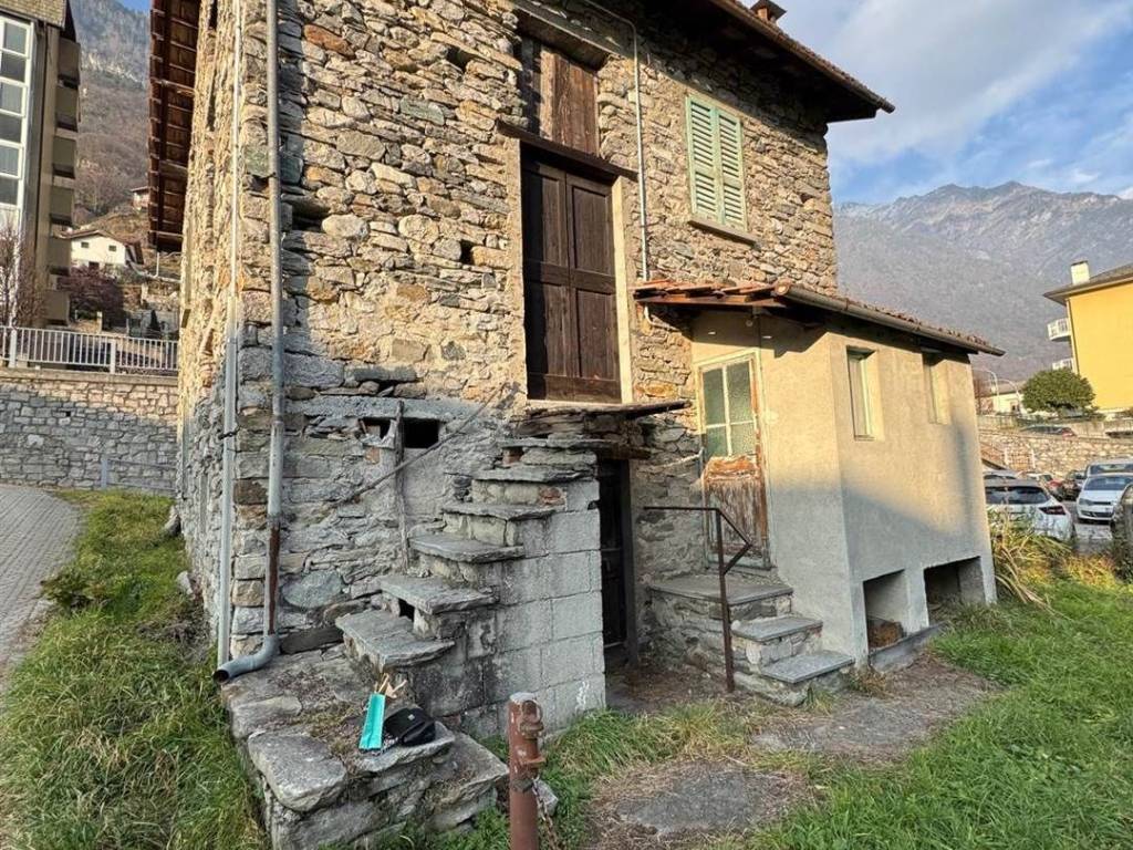 Casa indipendente a Chiavenna in Viale Maloggia, 38 - Foto 5