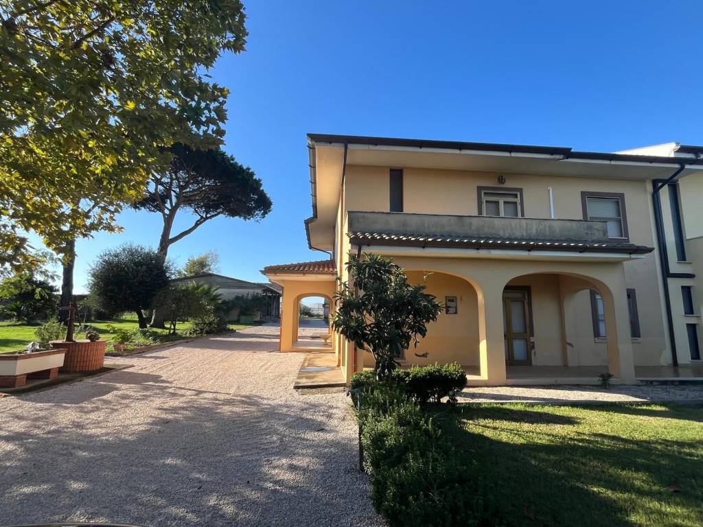 Casa indipendente a Terracina in Strada Migliara 56, 68 - Foto 3