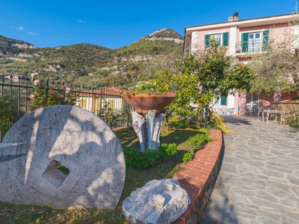 Appartamento a Finale ligure in Strada per Verzi - Foto 2
