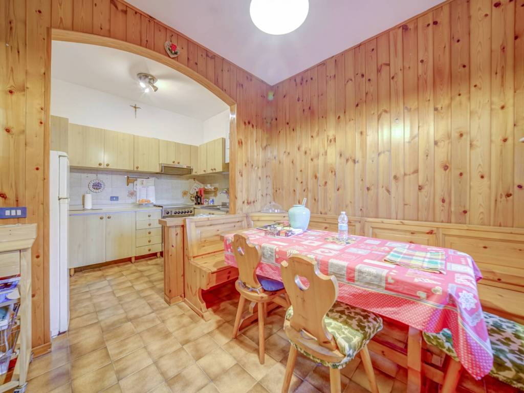 Appartamento a Angera in via don bosco, 4 - Foto 2