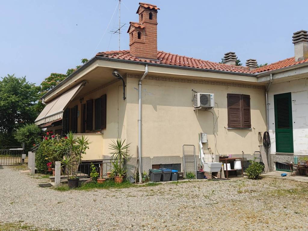 Villa a Cassolnovo in Via Montebello - Foto 2