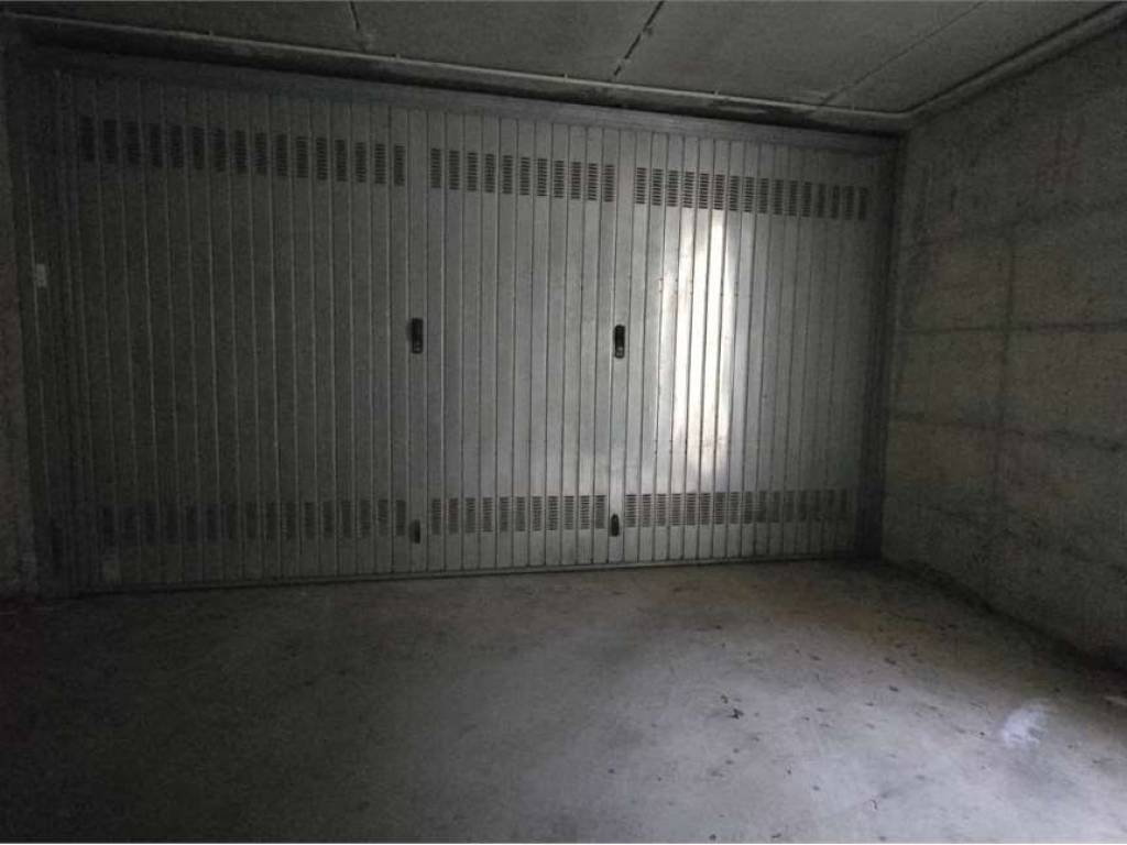 Box / garage a Sesto calende in Via del Nocciolino - Foto 5
