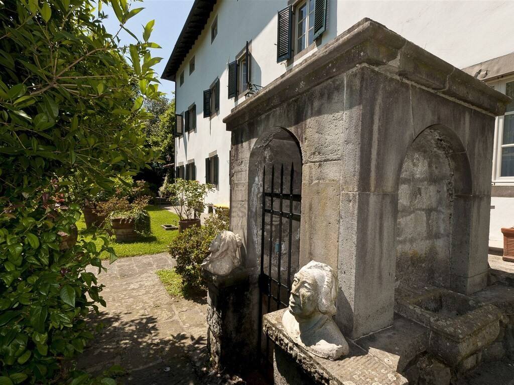 Villa a Bagni di lucca in Viale Umberto I, 148 - Foto 2
