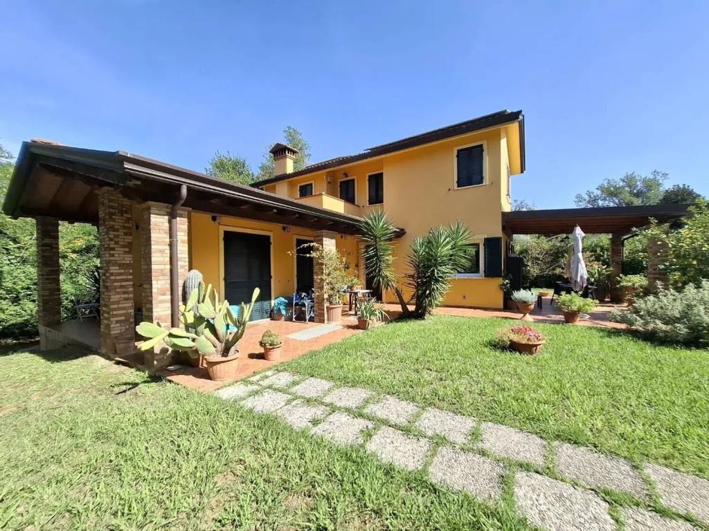 Villa a Castelnuovo magra in Via Corta - Foto 3