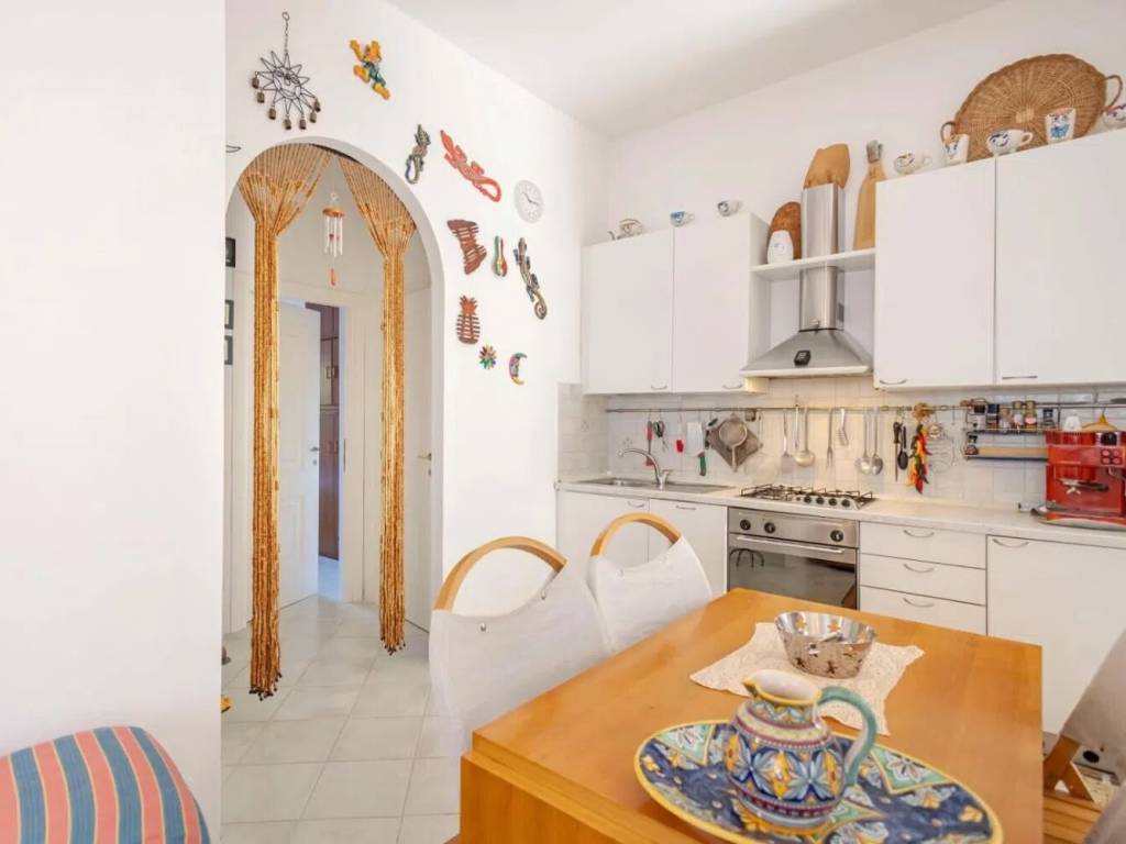 Appartamento a Ameglia in Via Della Pace - Foto 2