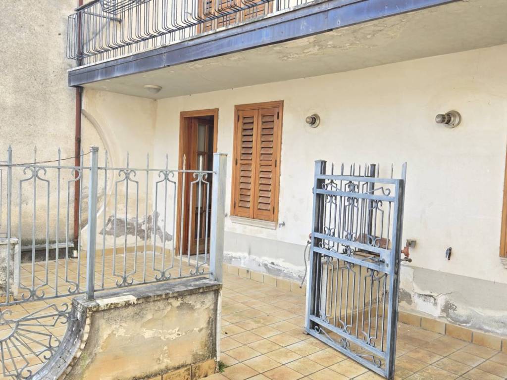 Casa indipendente a Montella in via Sorbo, 105 - Foto 2