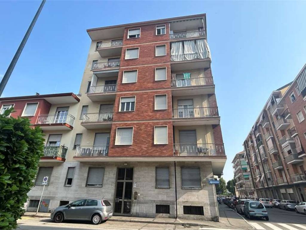 Appartamento a Nichelino in Via Giordano , 8 - Foto 2