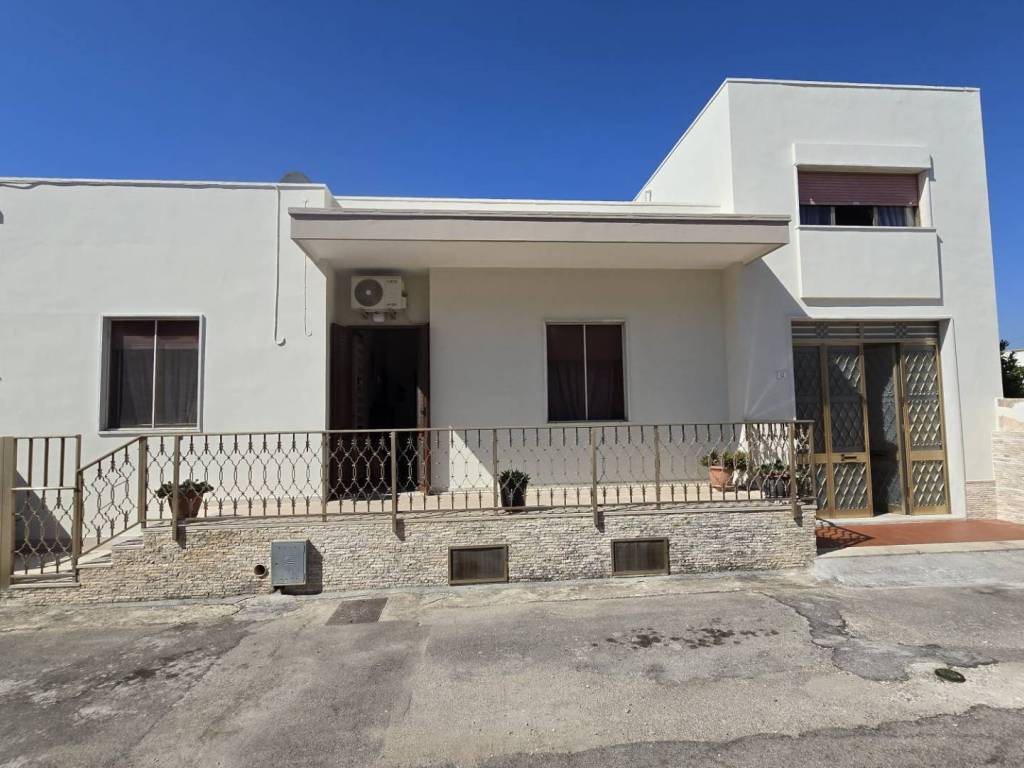 Casa indipendente a Spongano in Via Armando Diaz, 14 - Foto 2