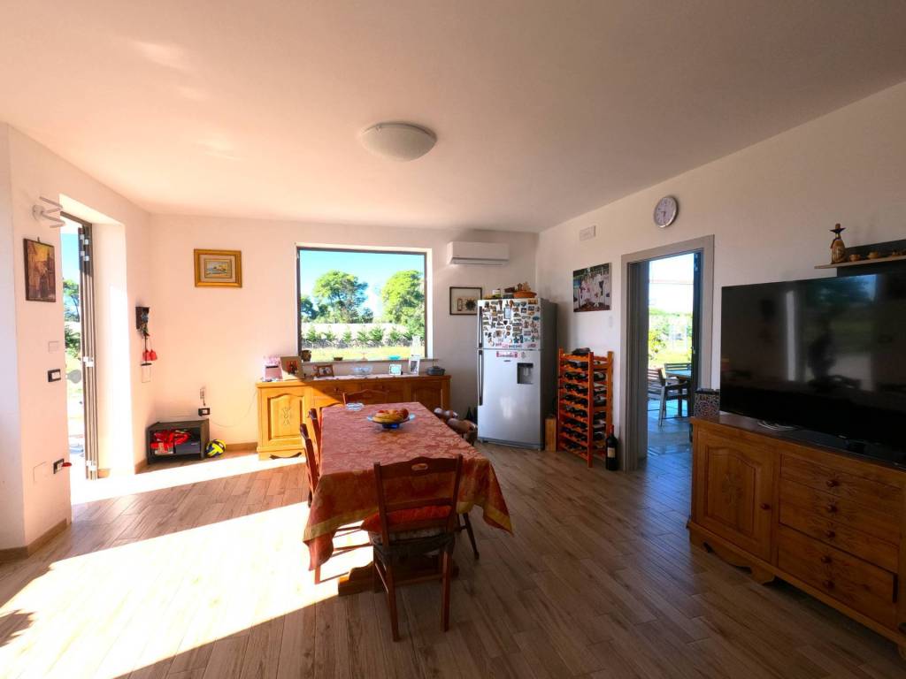 Villa a Poggiardo in Strada Comunale Surano Poggiardo - Foto 5