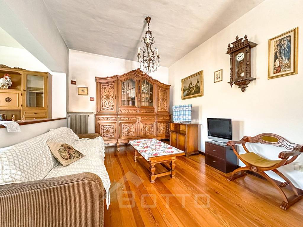 Appartamento a Borgosesia in via delle fontane 44 - Foto 5