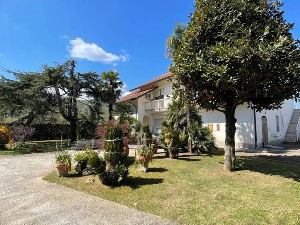 Villa a Ceprano in Via Scaffa, 4 - Foto 2