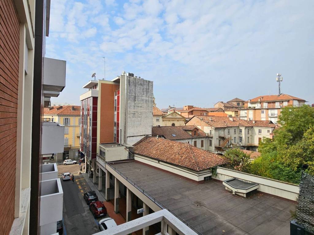 Appartamento a Asti in Via Emanuele Filiberto - Foto 2