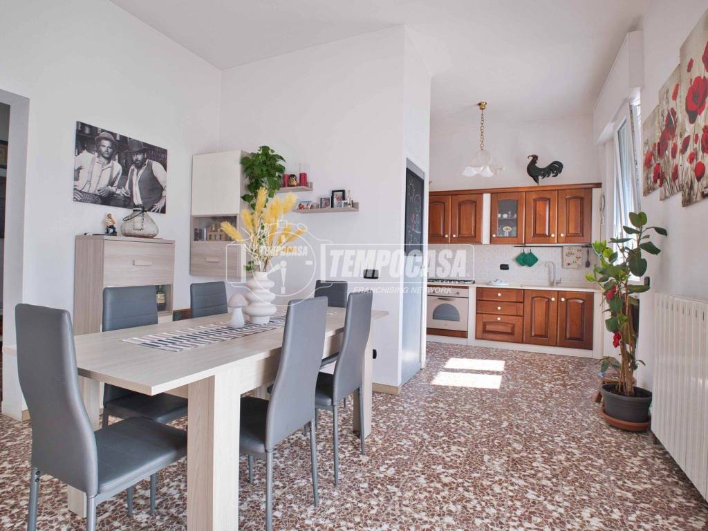Villa a Galliate in Via Edmondo de Amicis - Foto 4
