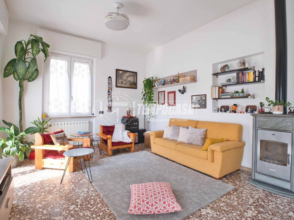 Villa a Galliate in Via Edmondo de Amicis - Foto 5