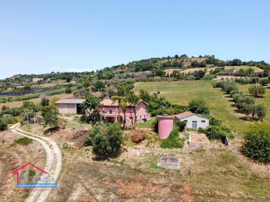 Rustico / casale a Potenza picena in Contrada Asola - Foto 2