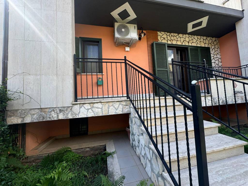 Villetta a schiera a Cisterna di latina in Via Mediana per Cisterna, 19 - Foto 3