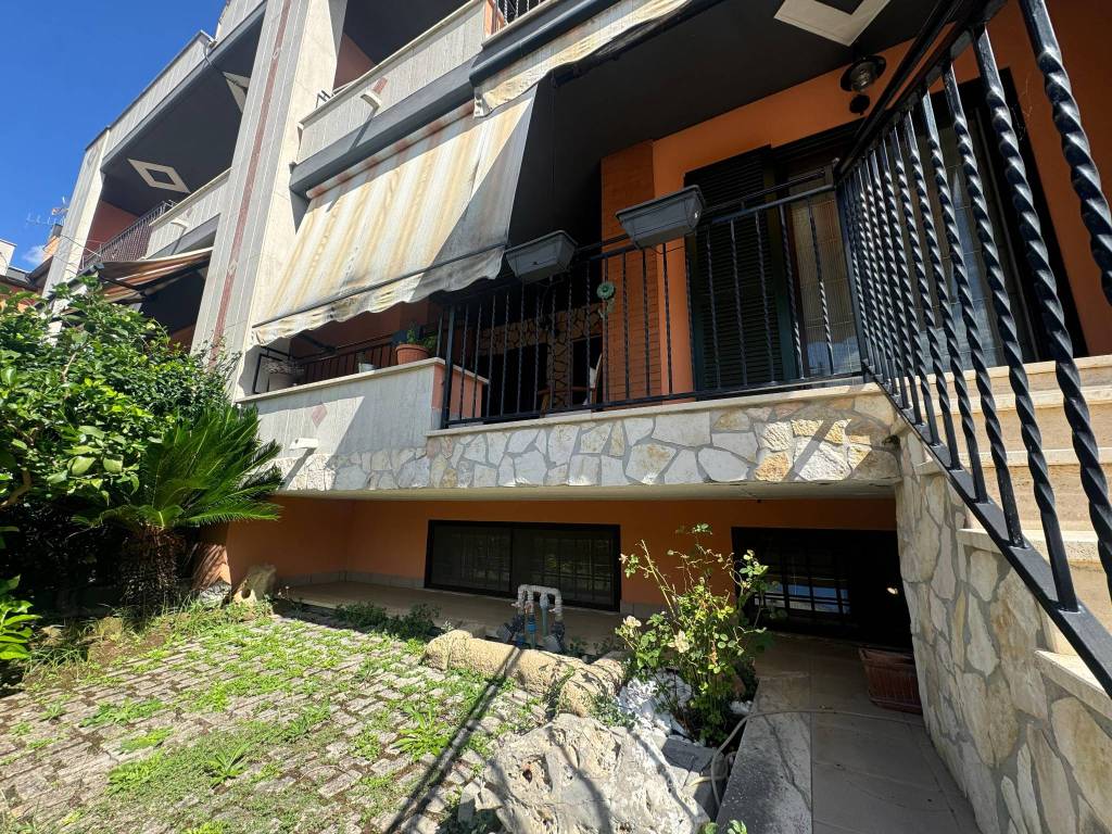 Villetta a schiera a Cisterna di latina in Via Mediana per Cisterna, 19 - Foto 4
