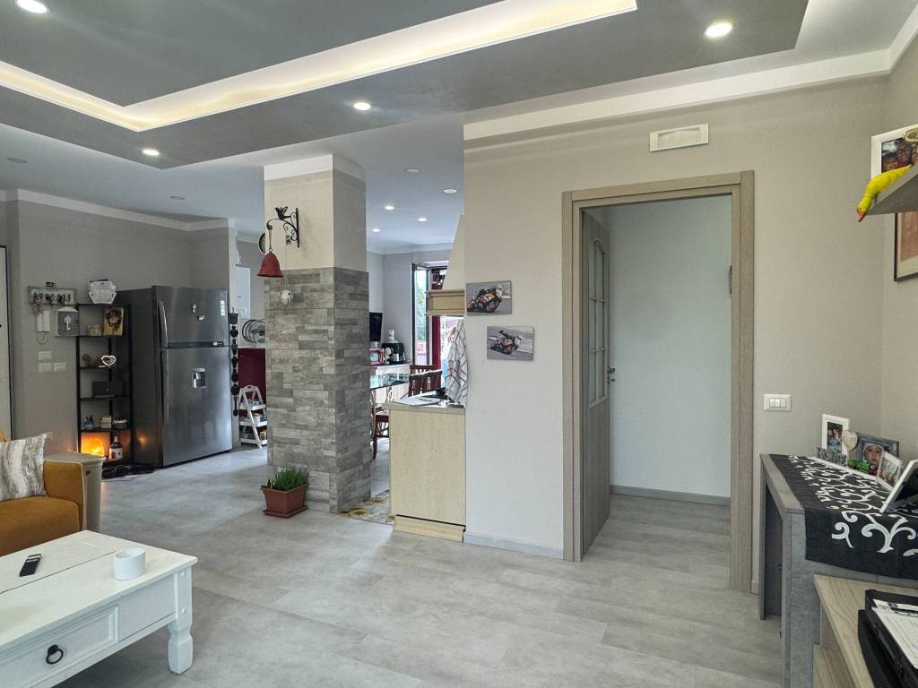 Appartamento a Luino in Via Asmara - Foto 3