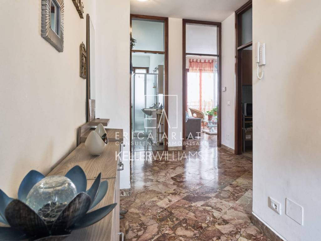 Villa a Lipomo in Via Provinciale Per Lecco, 549 - Foto 2