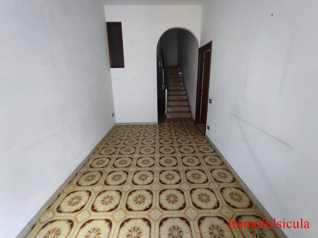 Casa indipendente a Ispica in Via Olivio Sozzi - Foto 5