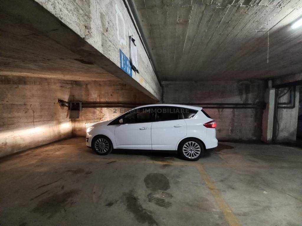 Box / garage a Folignano in PIAZZA DON BOSCO 5 - Foto 4