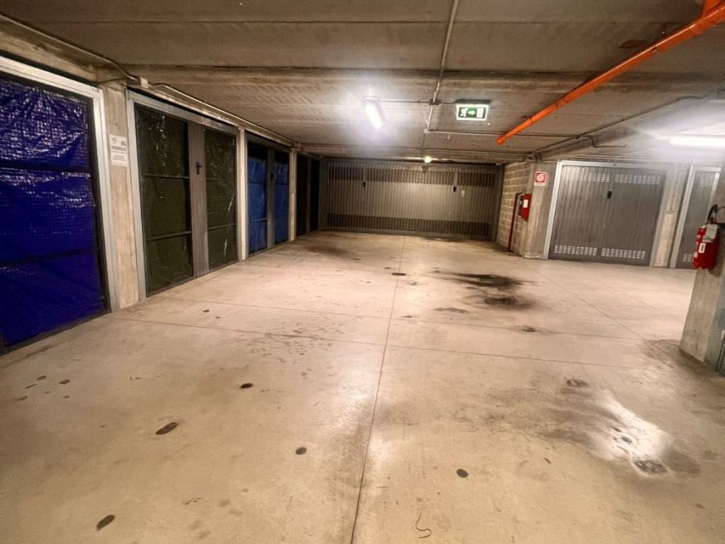 Box / garage a La spezia in Via Francesco Crispi, 103 - Foto 2