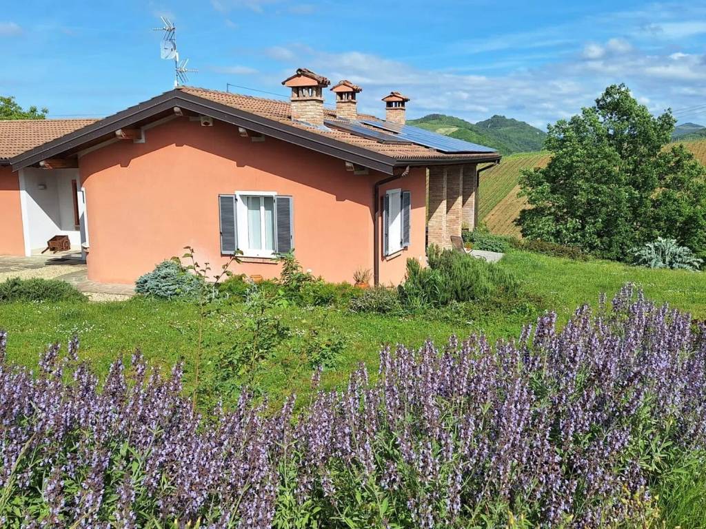 Villa a Casteggio in Via Roma, 1 - Foto 3