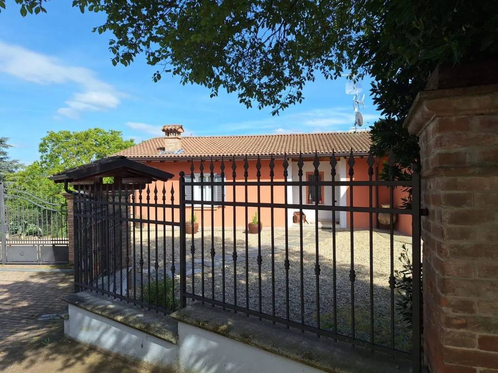 Villa a Casteggio in Via Roma, 1 - Foto 4