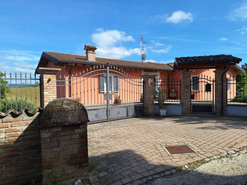 Villa a Casteggio in Via Roma, 1 - Foto 5