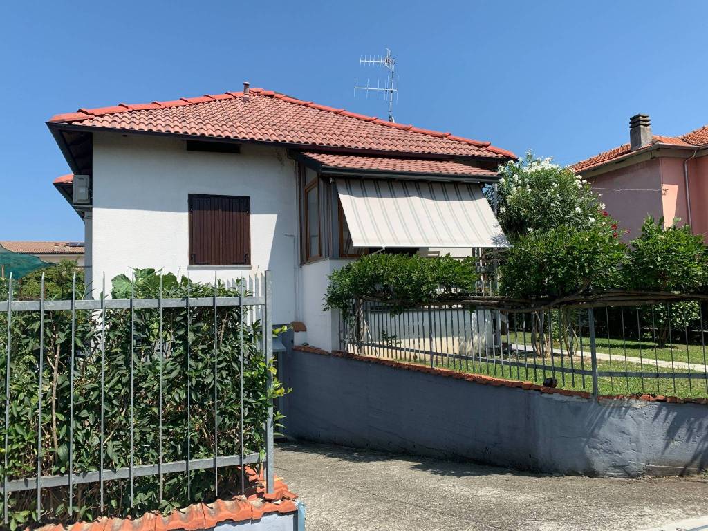 Casa indipendente a Ivrea in Via Bollengo - Foto 3