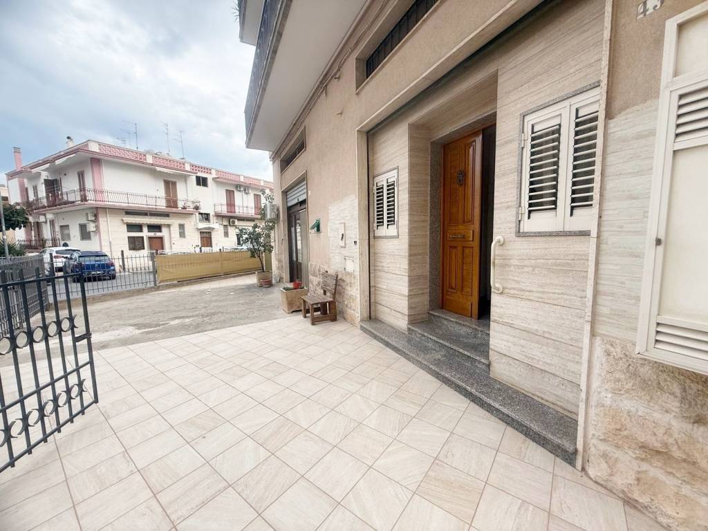 Appartamento a Fasano in Via Antonio De Curtis - Foto 2