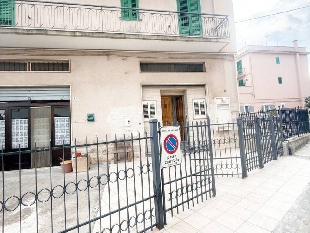 Appartamento a Fasano in Via Antonio De Curtis - Foto 4