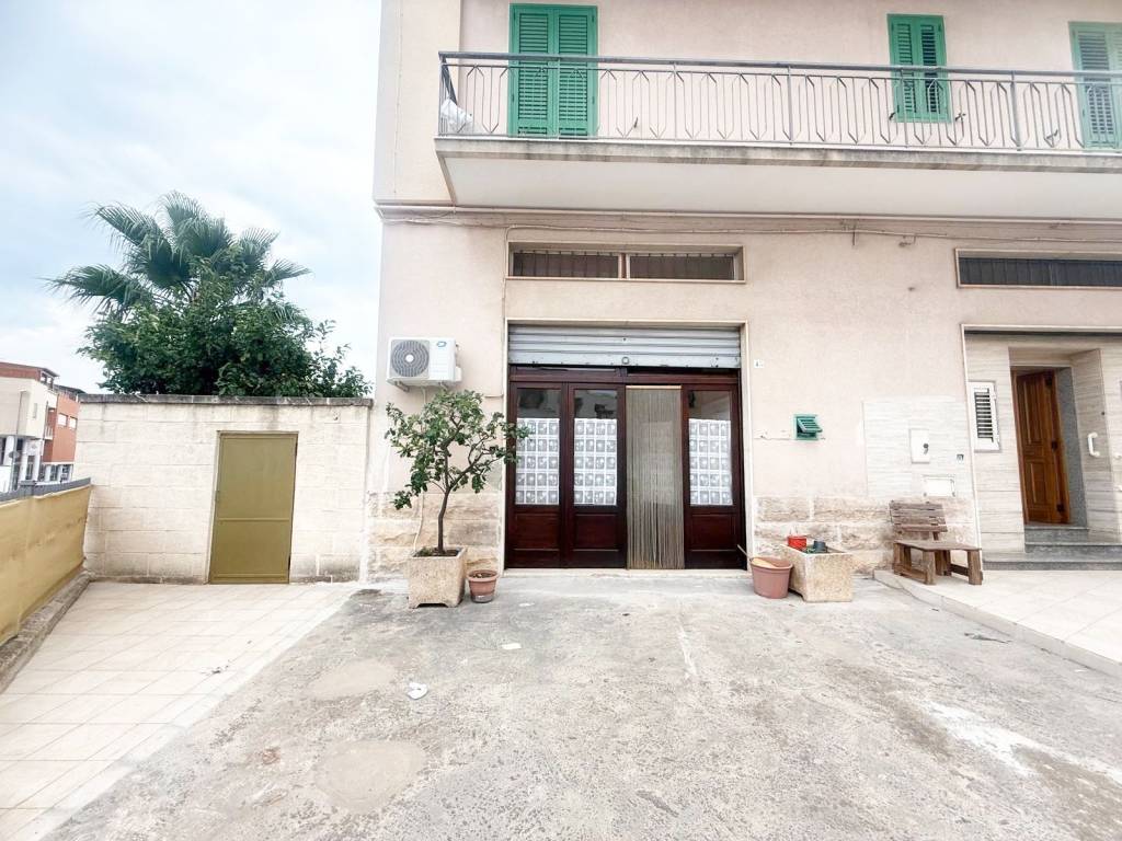 Appartamento a Fasano in Via Antonio De Curtis - Foto 5