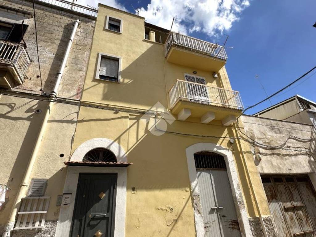 Casa indipendente a Canosa di puglia in Via Francesco Saverio Caporale, 30 - Foto 2