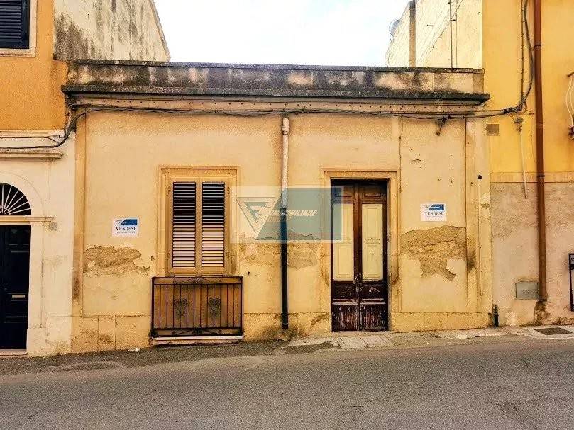 Casa indipendente a Noto in Via Tommaso Fazello - Foto 2