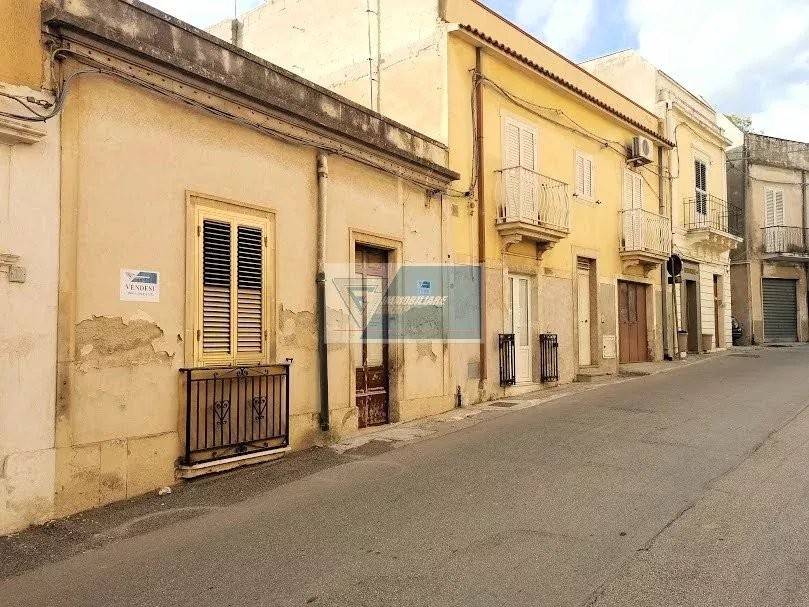 Casa indipendente a Noto in Via Tommaso Fazello - Foto 3