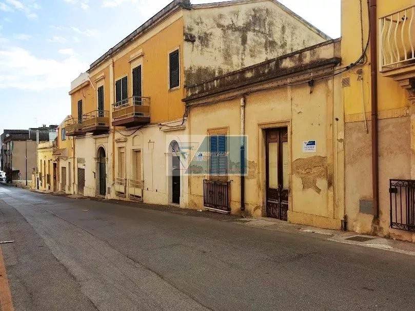 Casa indipendente a Noto in Via Tommaso Fazello - Foto 4