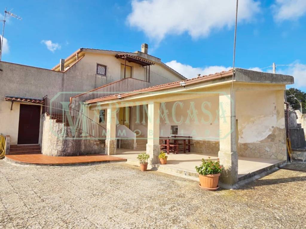 Villa a Martina franca in Strada San Domenico dello Scagno Zona G - Foto 2
