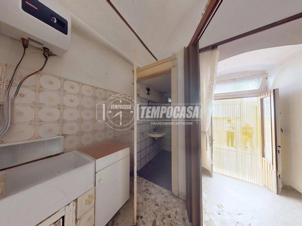 Casa indipendente a Turi in Via Giovanni Vittoria - Foto 4