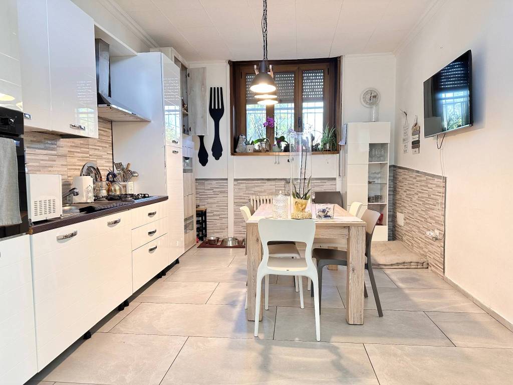 Casa indipendente a Fagnano olona in Via Guglielmo Marconi, 58 - Foto 2