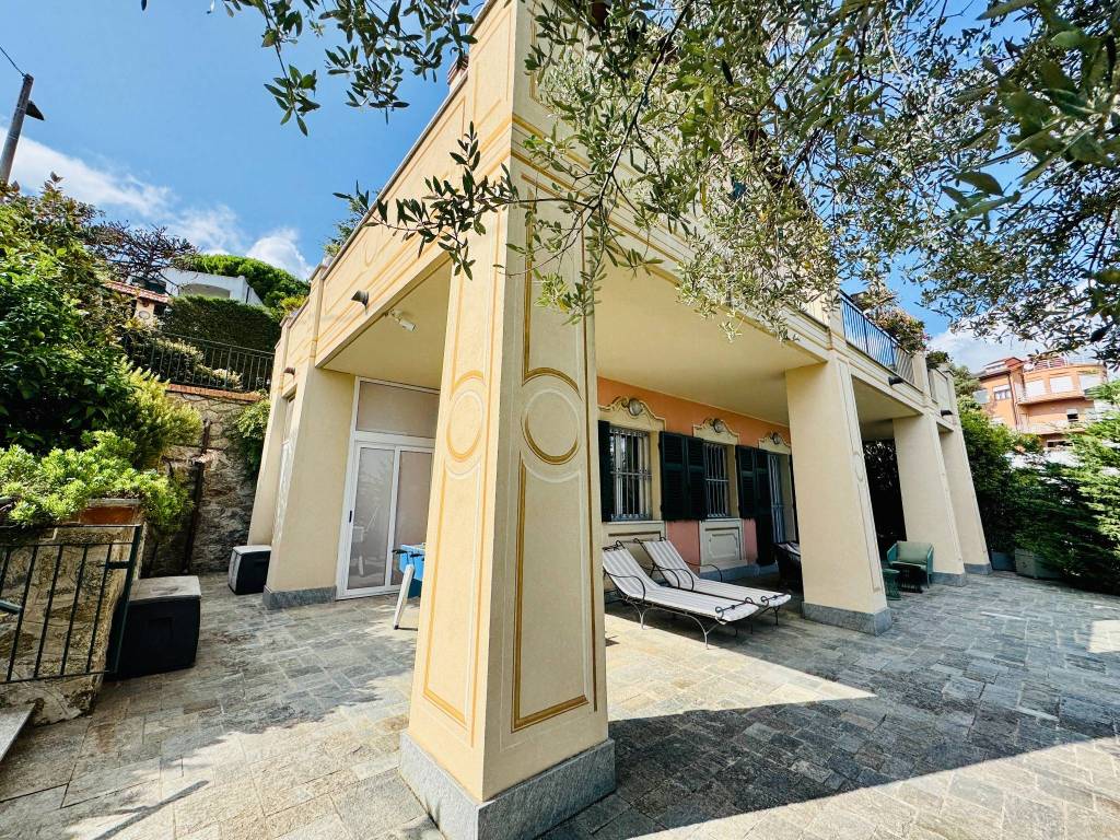 Villa a Albissola marina in Via A. Massardo, 50 - Foto 3