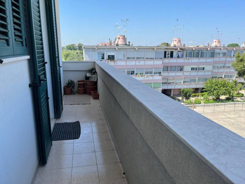 Appartamento a Brindisi in Largo Amedeo Avogadro - Foto 4