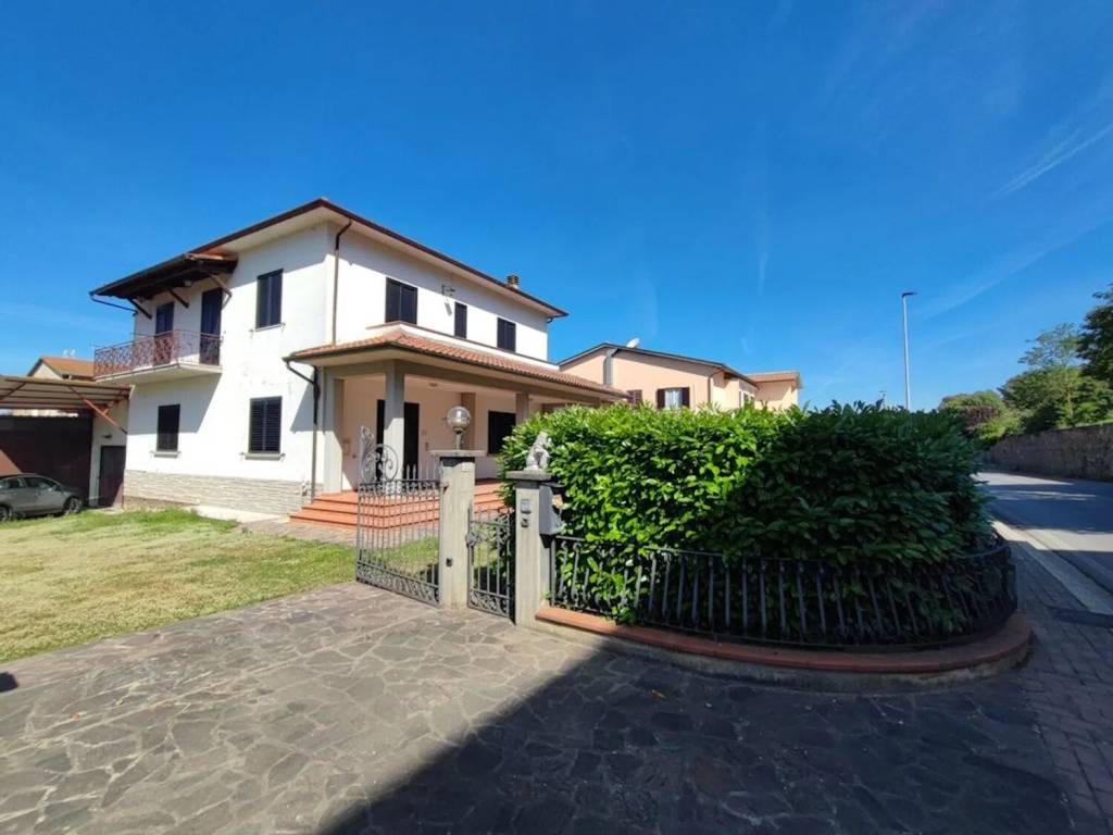 Villa a Castiglion fiorentino in Montecchio Vesponi - Foto 2
