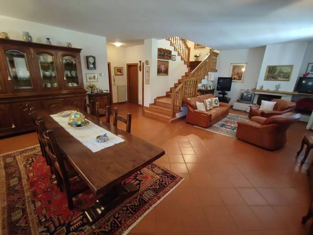 Villa a Castiglion fiorentino in Montecchio Vesponi - Foto 4