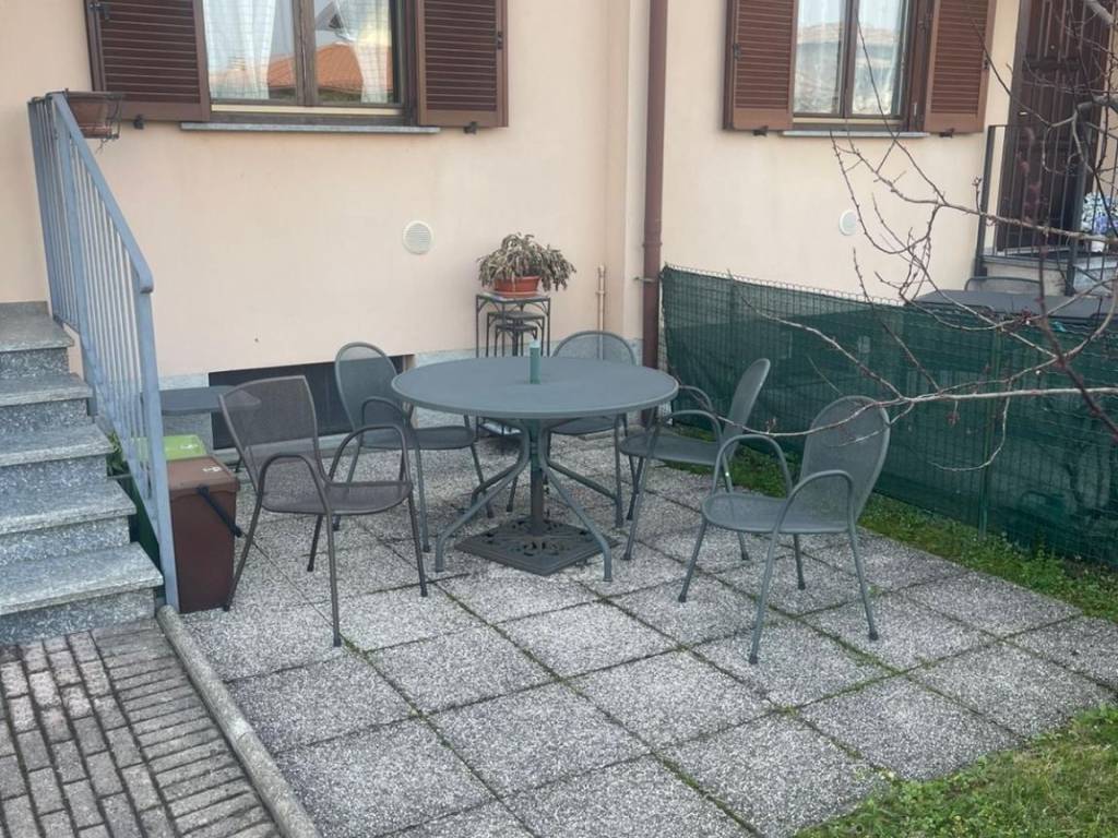 Villa a Binago in Via 1 Maggio, 16 - Foto 2